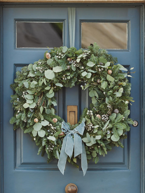 FLOWERBX Winter White Christmas Wreath